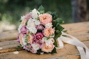 Букет невесты в цвете фуксии